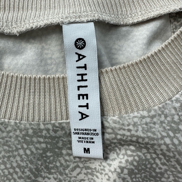 Athleta sleeveless blouse - Picture 3 of 4